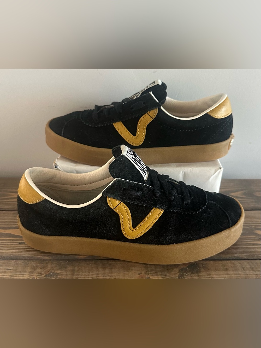 Vans Sport Low Shoes Pop Black Gold Yellow Gum Unisex Women’s 6 Or Men’s 4.5